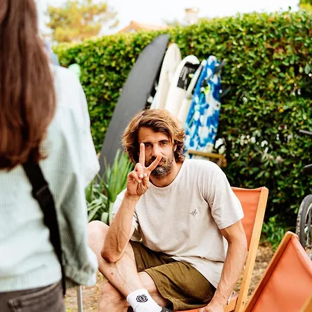 ホステル La Maison Leon ビスカロッス