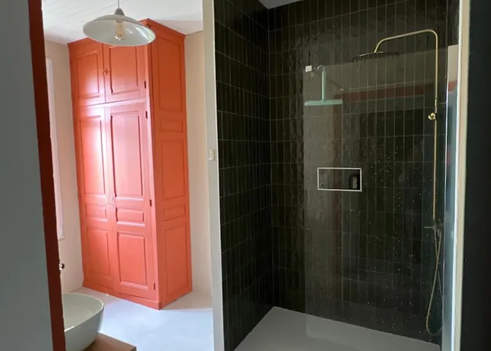 La Maison Leon Хостел *