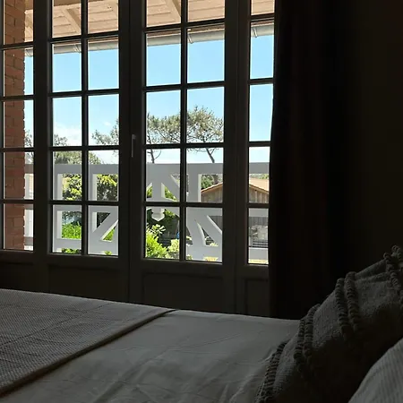 Maison Leon Bisca Hostel